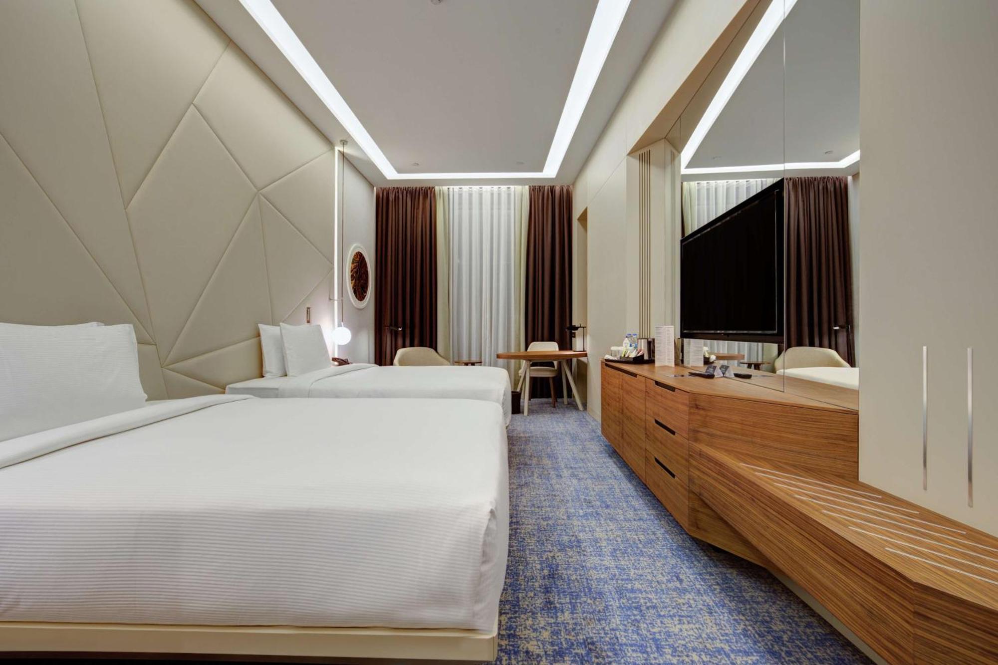 Отель Doubletree By Hilton Адана Экстерьер фото