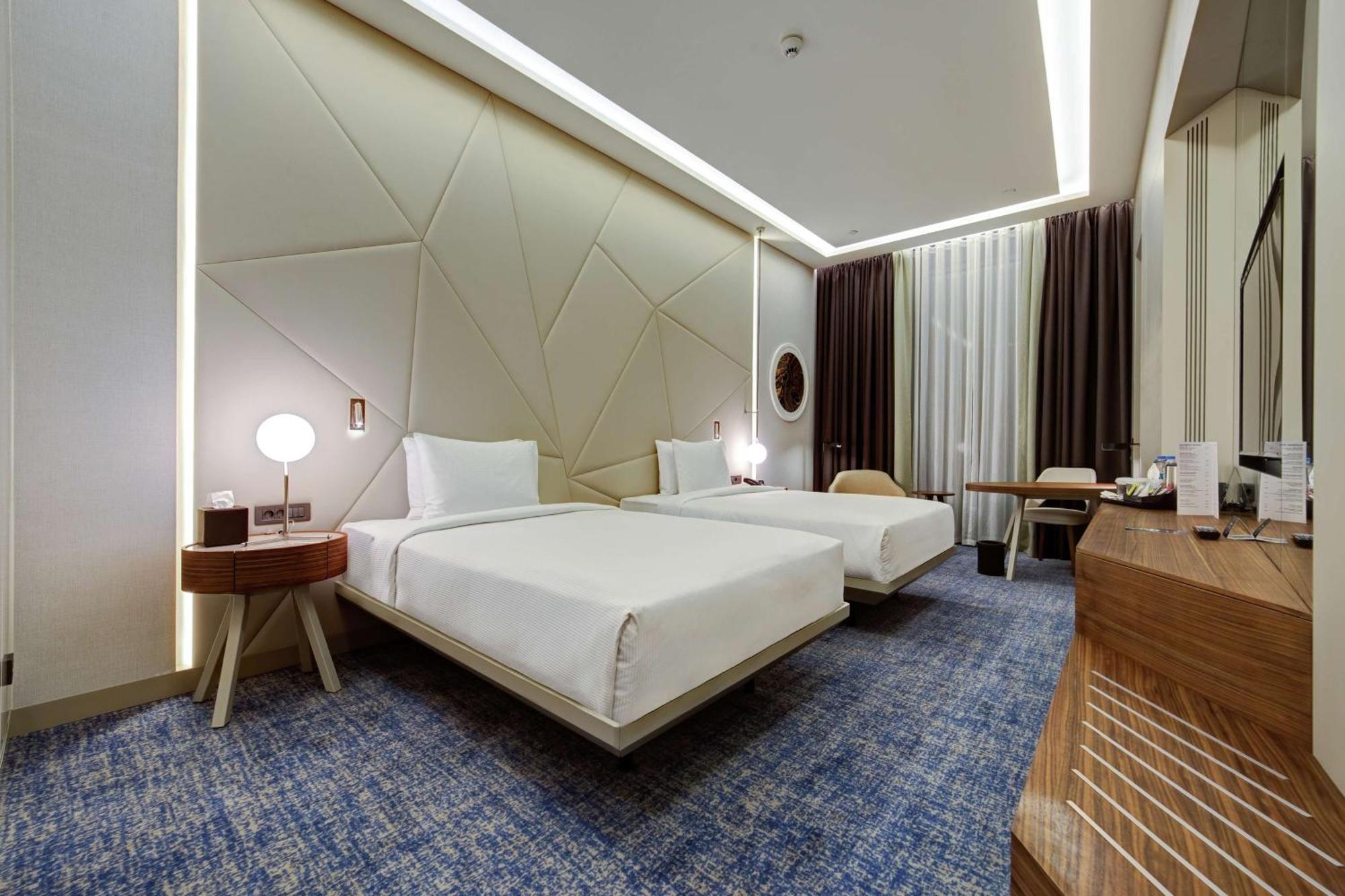 Отель Doubletree By Hilton Адана Экстерьер фото